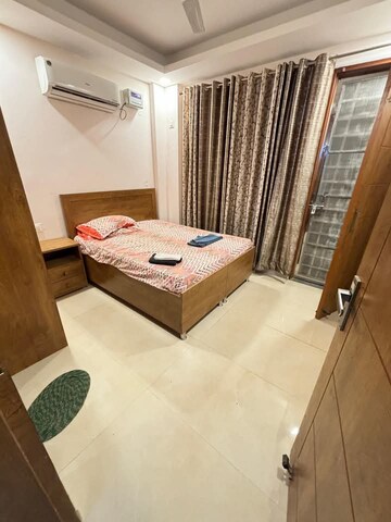 2 BHK Builder Floor For Rent in Sushant Vyapaar Kendra, Sector 43