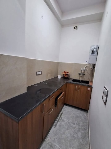 Kitchen in 1 BHK Builder Floor at Super Mart 1, Sector 27 – for Rent
