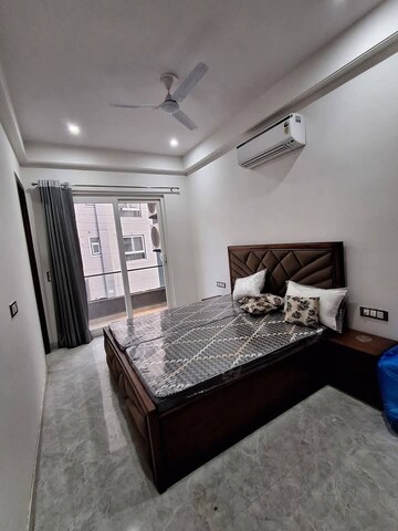 Kitchen in 1 BHK Builder Floor at Super Mart 1, Sector 27 – for Rent