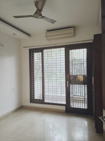 Room in 3 BHK Builder Floor at Sector 49 – for Rent