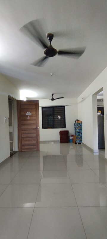 Room in 2 BHK Apartment at Nanded Madhuvanti, Sinhagad Road – for Rent