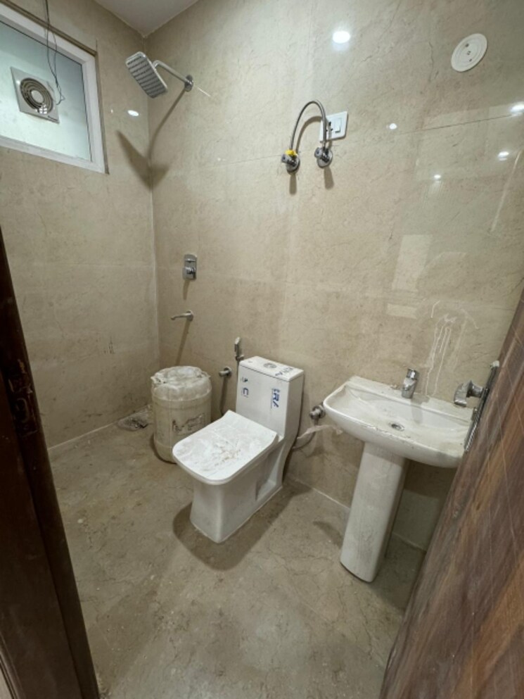 Bathroom, rajpur khurd extension 3 Bedroom 1250 Sq.Ft. Builder Floor In Rajpur Khurd Extension Delhi 8539261