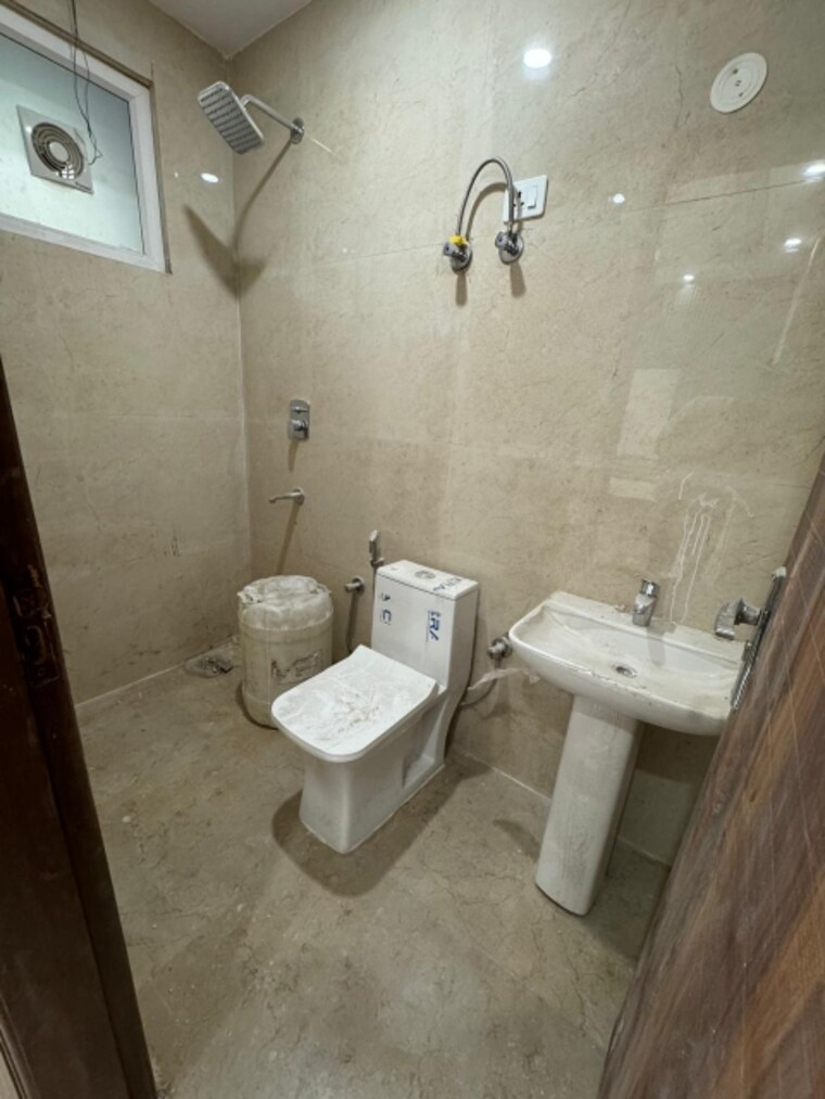 Bathroom, rajpur khurd extension 3 Bedroom 1250 Sq.Ft. Builder Floor In Rajpur Khurd Extension Delhi 8539261