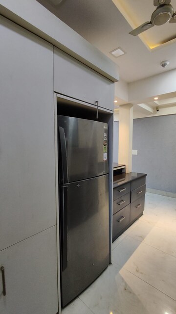 Furnished Amenities in 3 BHK Apartment at Moti Nagar – for Rent