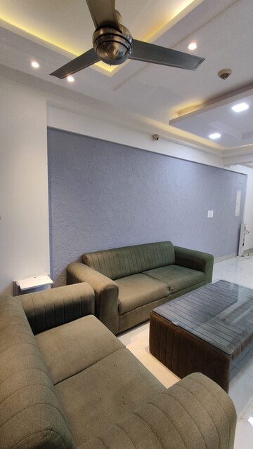 Living Room in 3 BHK Apartment at Moti Nagar – for Rent