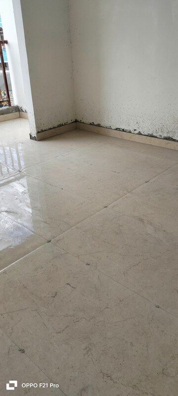 Room in 2 BHK Apartment at RR Sumit Arcade, Erragadda – for Sale