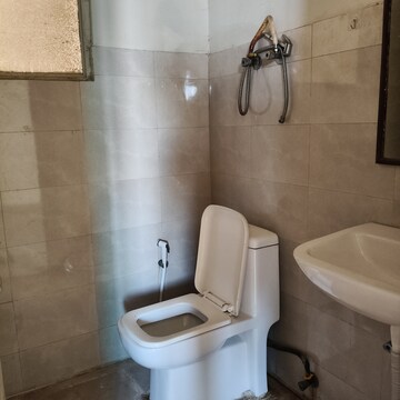Bathroom in 2 BHK Apartment at Suncity Avenue 102, Sector 102 – for Rent