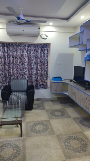 Living Room in 4 BHK Apartment at Lake Market – for Rent