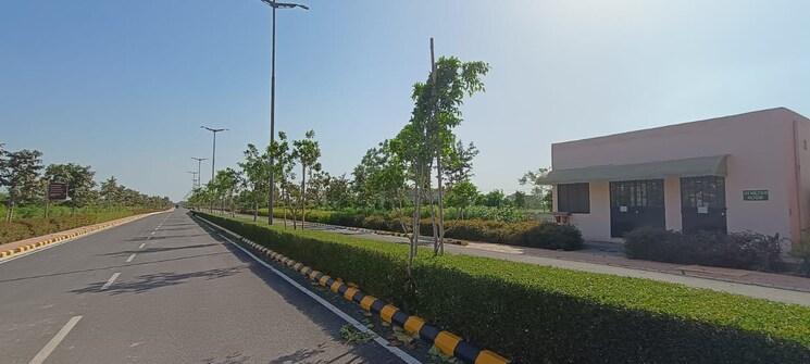 Nearby, gt road  239 Sq.Yd. Plot In Gt Road Amritsar 8539964