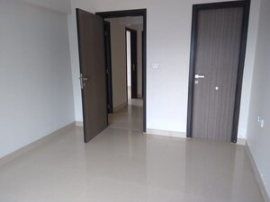 Room in 4 BHK Apartment at Satellite Glory, Andheri East – for Sale