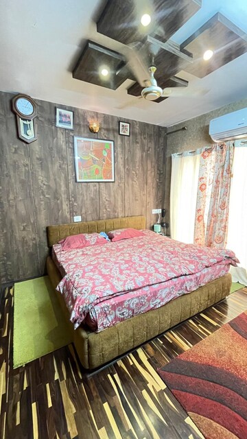 Bedroom in 2 BHK Apartment at Unique Signature Mumbai, Mira Road – for Rent