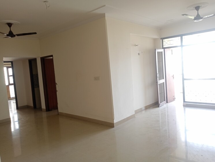 Room, parsvnath-prestige 3 Bedroom 3000 Sq.Ft. Apartment In Sector 93a Noida 8540005