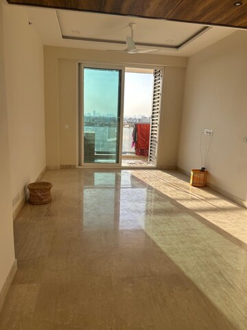 Room in 3 BHK Builder Floor at Ambience Creacions, Sector 22 – for Rent