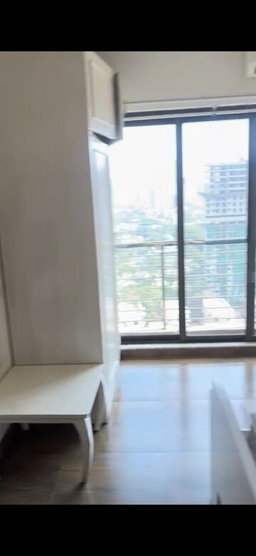 Room in 2 BHK Apartment at Mahim West – for Rent