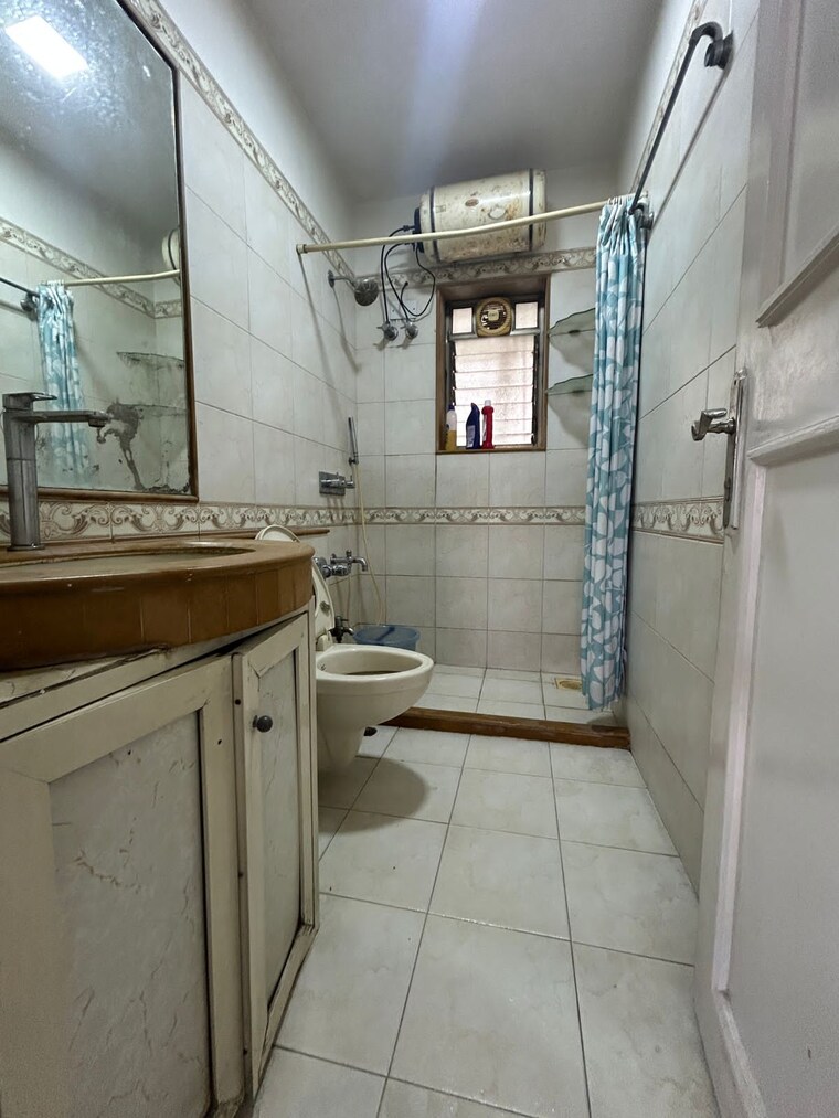 Bathroom, raheja-solitaire 3 Bedroom 1550 Sq.Ft. Apartment In Goregaon West Mumbai 8540080