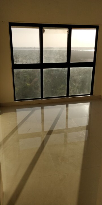2.5 BHK Apartment For Rent in Bharat Arize, Goregaon West