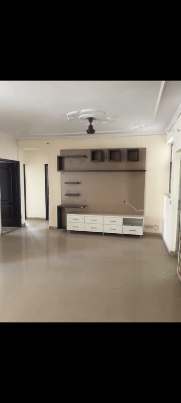 Floor Plan in 3 BHK Apartment at Piyush Heights, Sector 89 – for Rent
