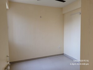 Room in 3 BHK Apartment at Conscient Habitat Residences, Sector 78 – for Sale