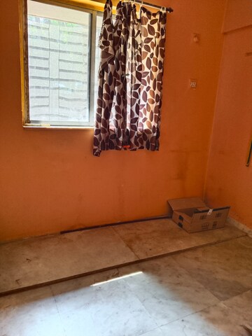 Room in 3 BHK Apartment at Janki Niwas Malad, Malad East – for Rent