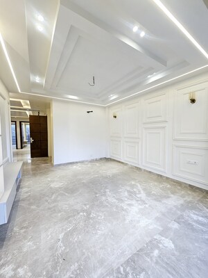 Room in 4 BHK Builder Floor at SS Mayfield Gardens, Sector 51 – for Sale