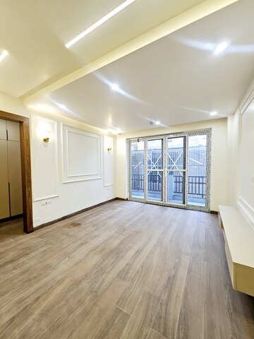 Room in 4 BHK Builder Floor at SS Mayfield Gardens, Sector 51 – for Sale