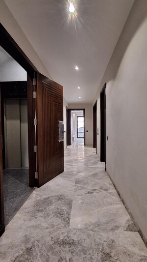 Building Lobby in 4 BHK Builder Floor at Kohli One Malibu Town, Sector 47 – for Sale