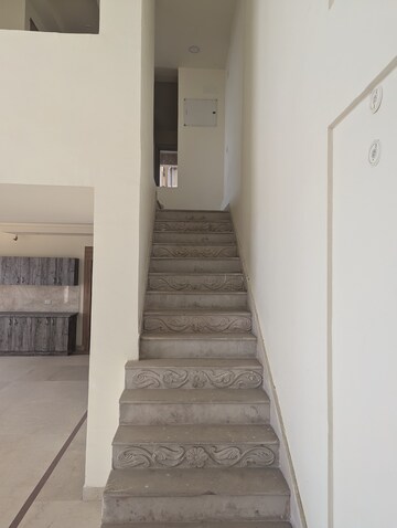 Building Lobby in 3 BHK Apartment at Ansal Faridabad Eye, Sector 70 – for Rent