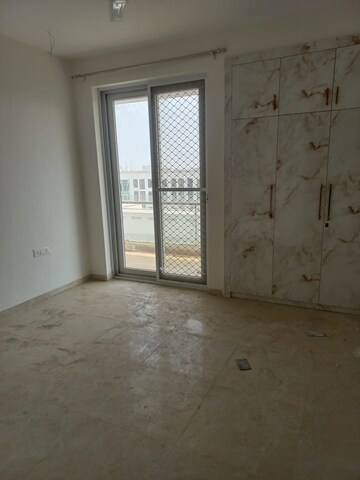 Room in 2 BHK Apartment at Omaxe Heights, Sector 86 – for Rent