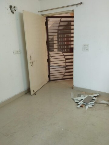 Room in 3 BHK Apartment at Adore Happy Homes Exclusive, Sector 86 – for Sale