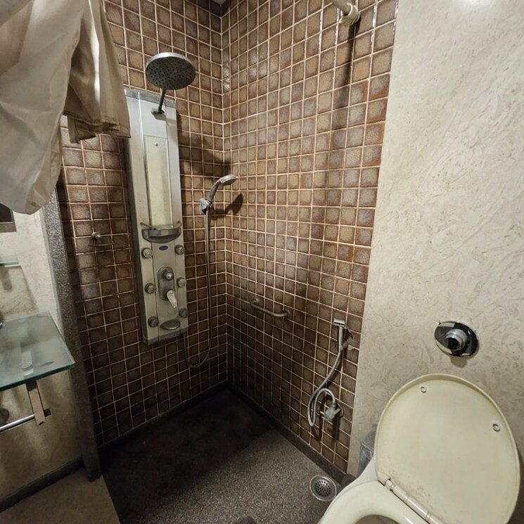 Bathroom, whistling-woods-apartment 4 Bedroom 1712 Sq.Ft. Apartment In Navin Nagar Mumbai 8540683