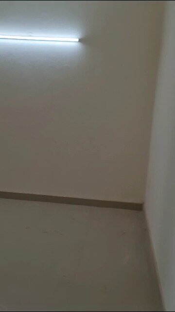 Room in 3 BHK Apartment at Conscient Habitat 78, Sector 78 – for Rent