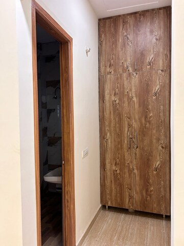 Furnished Amenities in 4 BHK Builder Floor at Sector 76 – for Rent