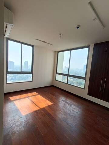 Room in 2 BHK Apartment at Piramal Vaikunth, Balkum Pada – for Rent