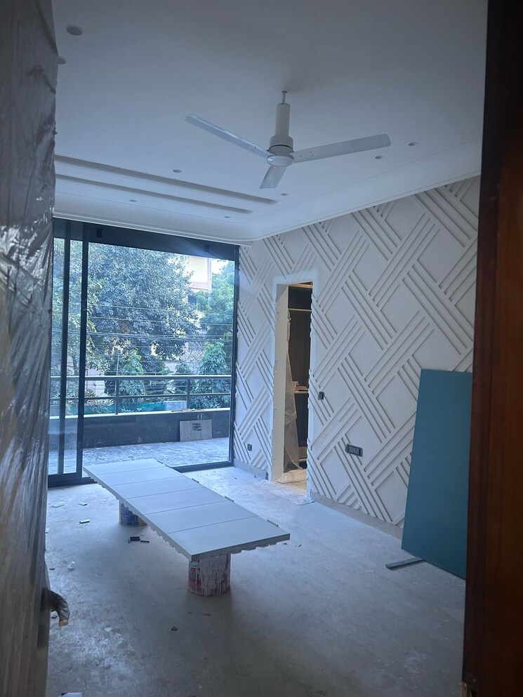 Room, boutique-residential-apartments-n-136 4 Bedroom 500 Sq.Yd. Apartment In Panchsheel Park Delhi 8540899