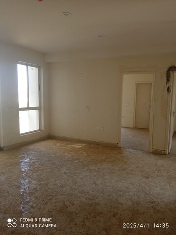 Room in 3 BHK Apartment at Emaar Emrald Floors Select, Sector 65 – for Rent