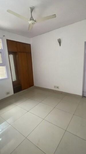 Room in 2 BHK Apartment at Pink and Blue Dhruv Apartment, Sector 46 – for Sale