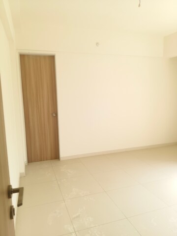 Room in 3 BHK Apartment at Godrej Emerald, Ghodbunder Road – for Rent