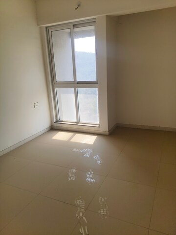 Room in 3 BHK Apartment at Godrej Emerald, Ghodbunder Road – for Rent