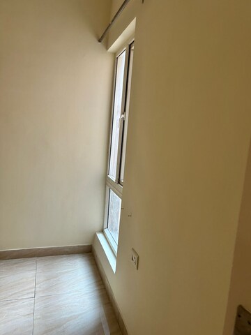 Furnished Amenities in 3 BHK Apartment at Sector 1 Greater Noida – for Rent