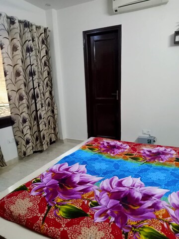 Bedroom in 3 BHK Builder Floor at Viva Floors 1, Sector 48 – for Rent