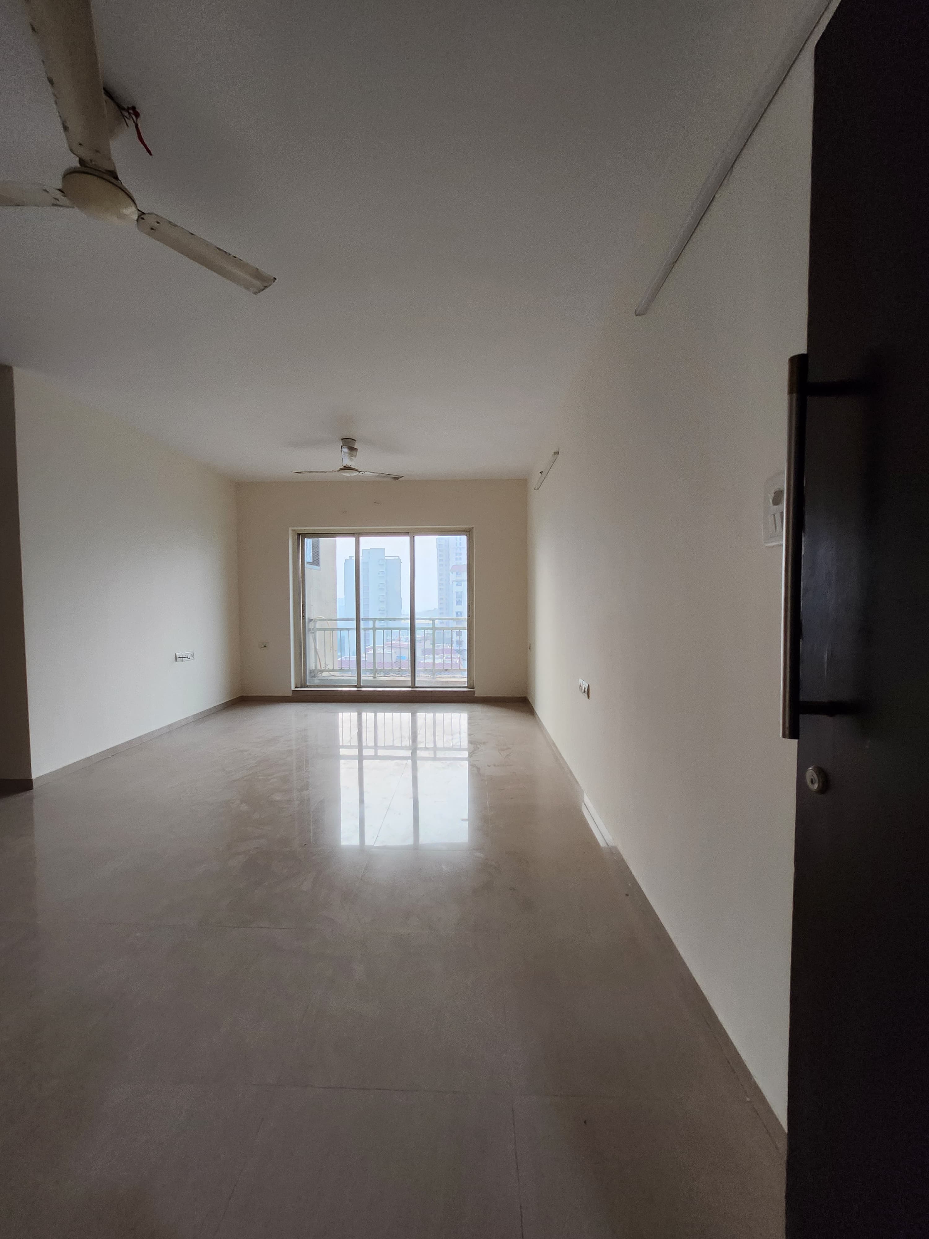 3 BHK + Pooja Room 1100 Sq.Ft. Apartment in Rustomjee OZone