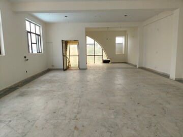  Warehouse For Rent in Sector 63