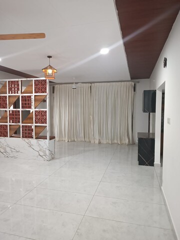Room in 3 BHK Apartment at Jubilee Hills – for Sale