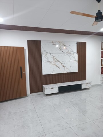 Room in 3 BHK Apartment at Jubilee Hills – for Sale