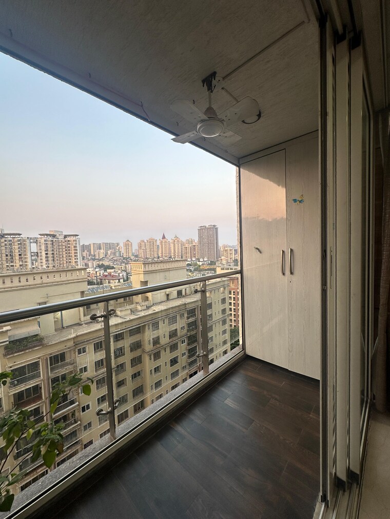 Balcony, courtyard-by-narang-realty-and-the-wadhwa-group 2 Bedroom 800 Sq.Ft. Apartment In Pokhran Road No Two Thane 8541284
