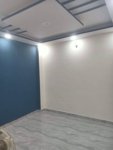 Room in 2 BHK Builder Floor at West Sant Nagar – for Rent