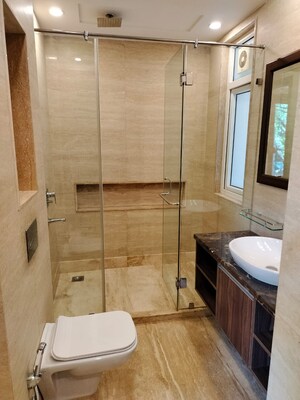 Attached Bathroom in 4 BHK Builder Floor at Green Park – for Sale
