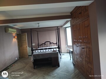 Parking in 1 RK Builder Floor at Mehrauli – for Rent