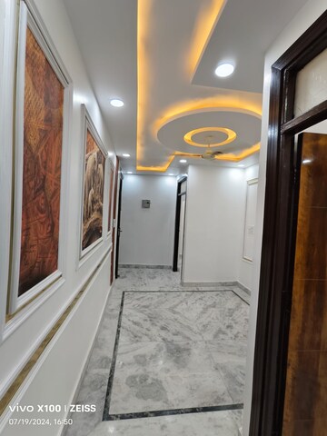 Building Lobby in 2 BHK Builder Floor at Uttam Nagar West – for Rent