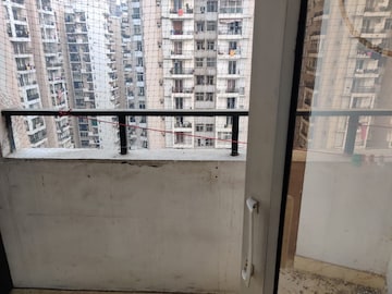 Room in 2 BHK Apartment at Divyansh Flora, Sector 16c Greater Noida – for Rent
